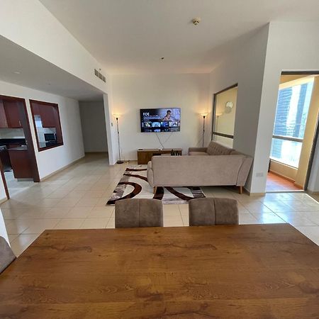 Seaview Beach Hostel Jbr - Walk To Beach - Gym - Pool - Metro Station Dubai Dış mekan fotoğraf