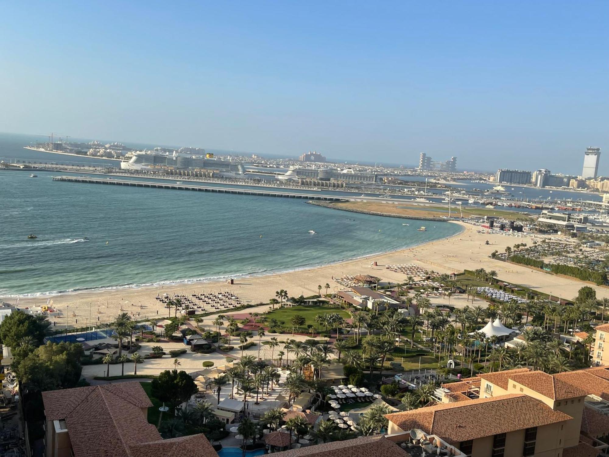Seaview Beach Hostel Jbr - Walk To Beach - Gym - Pool - Metro Station Dubai Dış mekan fotoğraf