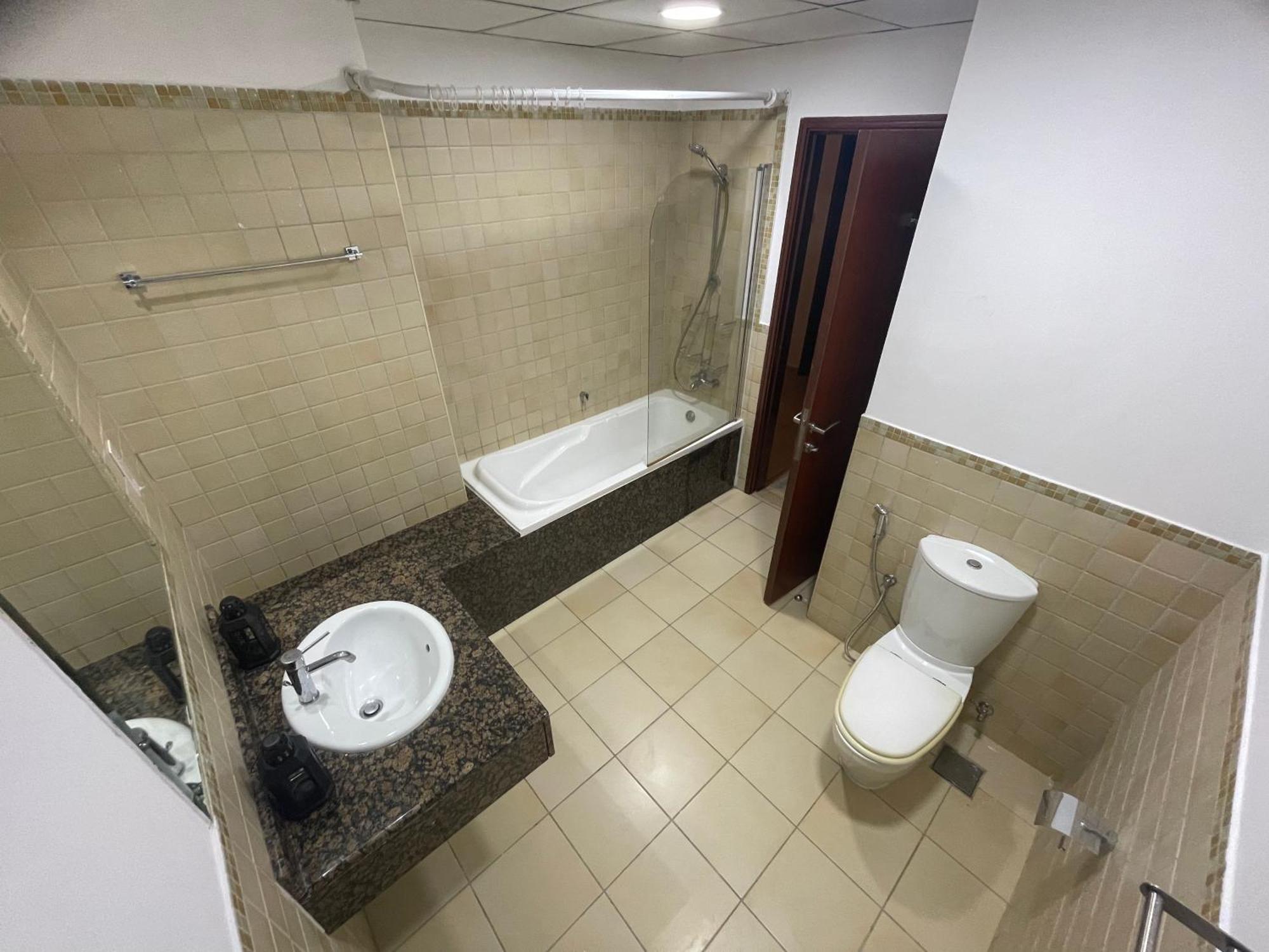 Seaview Beach Hostel Jbr - Walk To Beach - Gym - Pool - Metro Station Dubai Dış mekan fotoğraf
