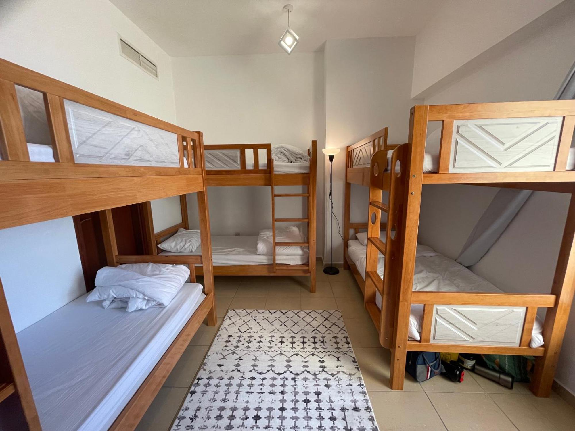 Seaview Beach Hostel Jbr - Walk To Beach - Gym - Pool - Metro Station Dubai Dış mekan fotoğraf