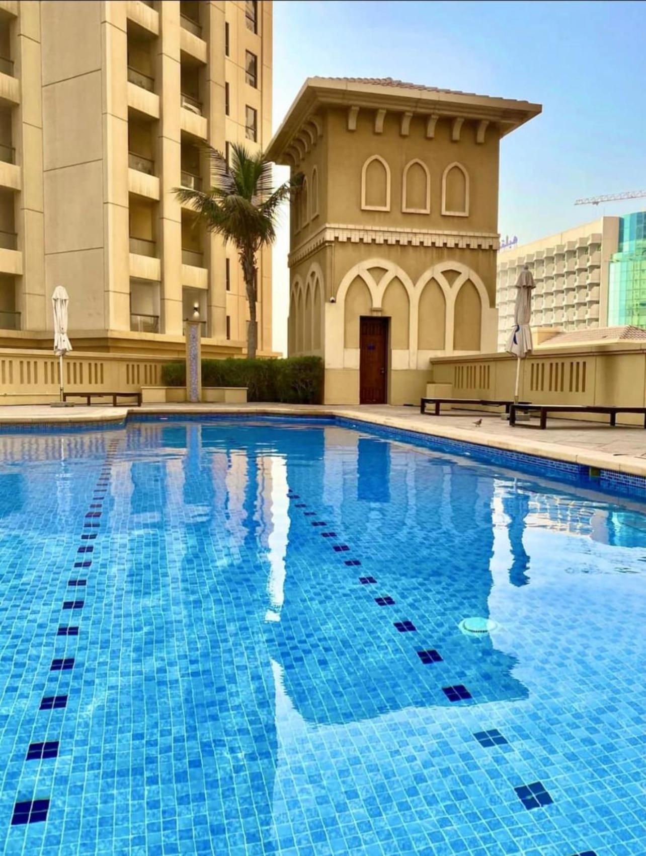 Seaview Beach Hostel Jbr - Walk To Beach - Gym - Pool - Metro Station Dubai Dış mekan fotoğraf