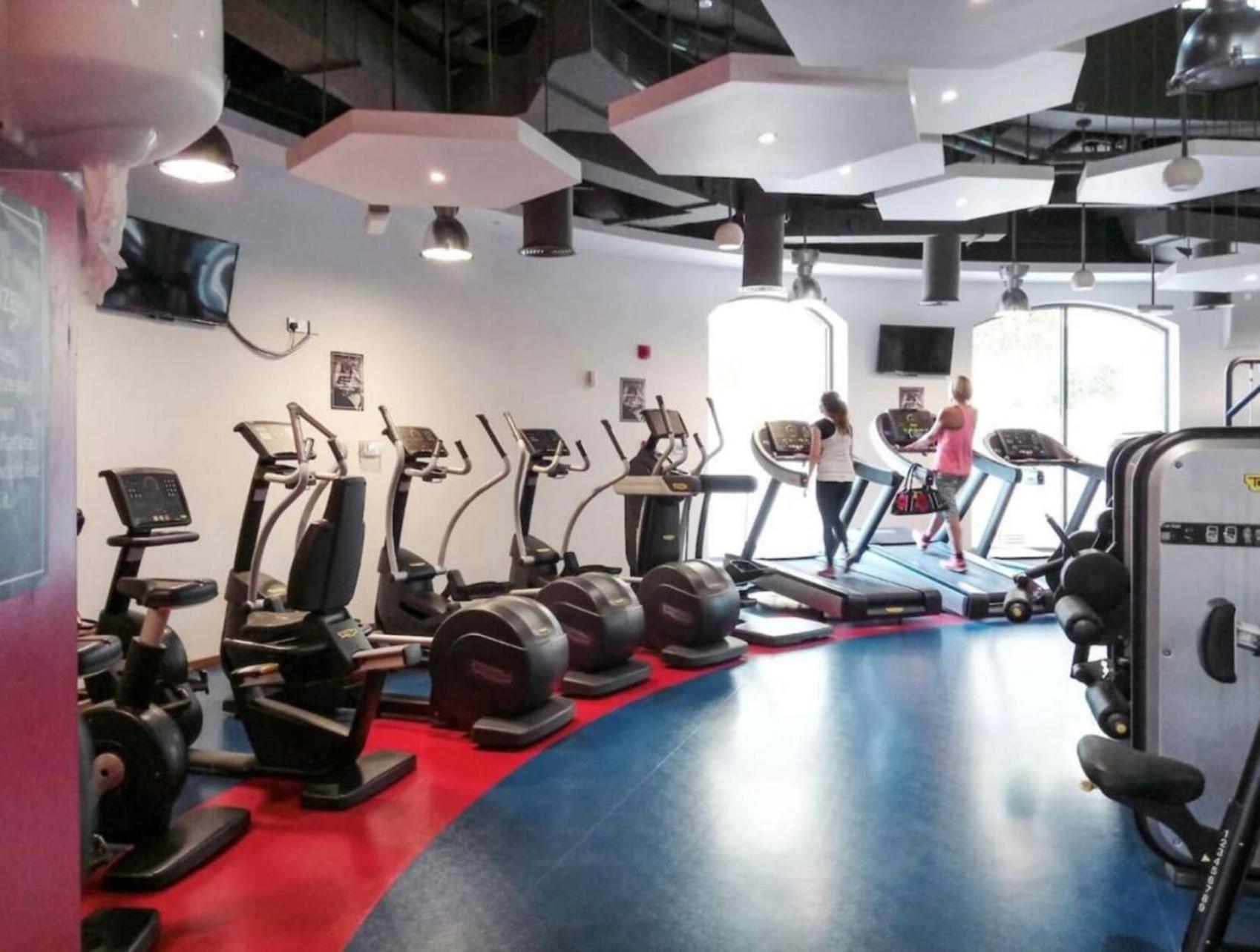 Seaview Beach Hostel Jbr - Walk To Beach - Gym - Pool - Metro Station Dubai Dış mekan fotoğraf